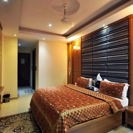 Hotel Raj Mandir Haridwār Extérieur photo