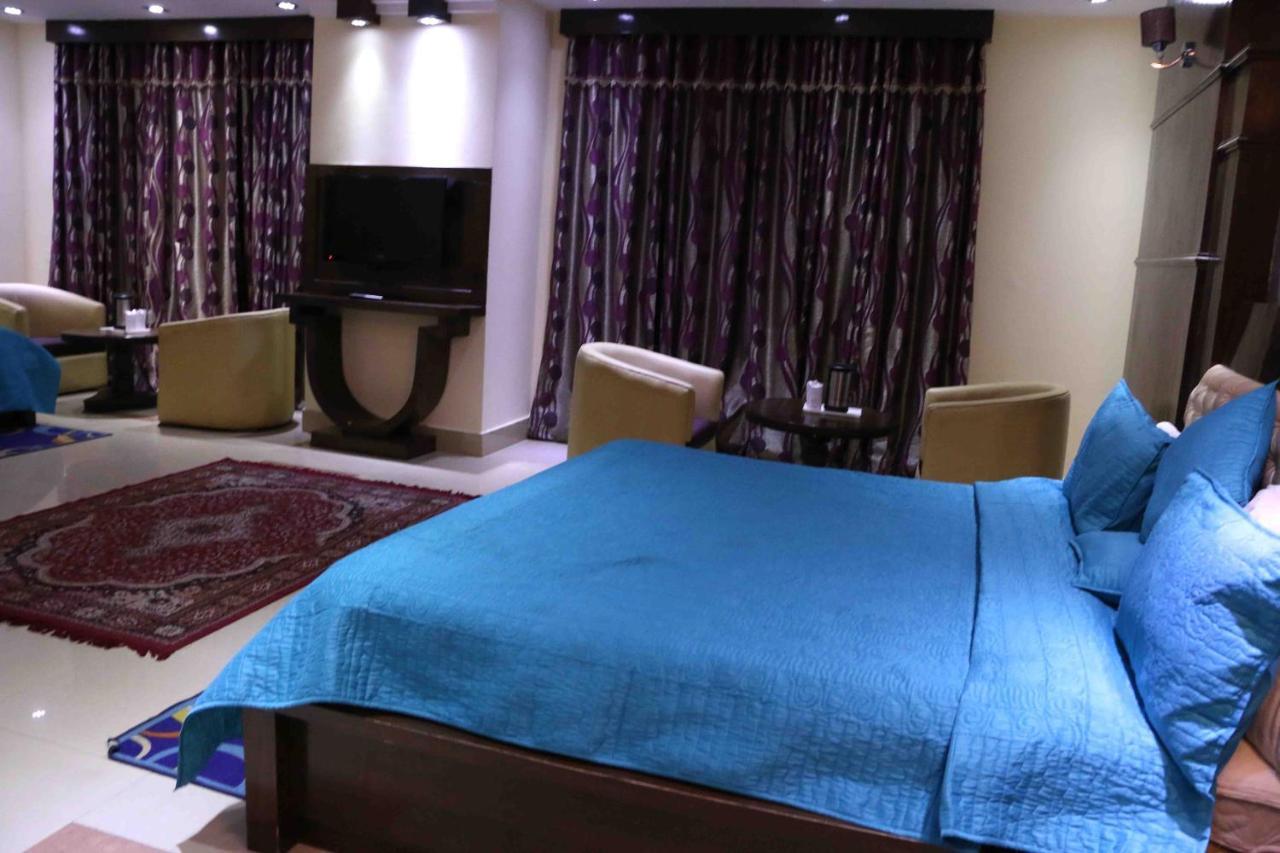 Hotel Raj Mandir Haridwār Extérieur photo