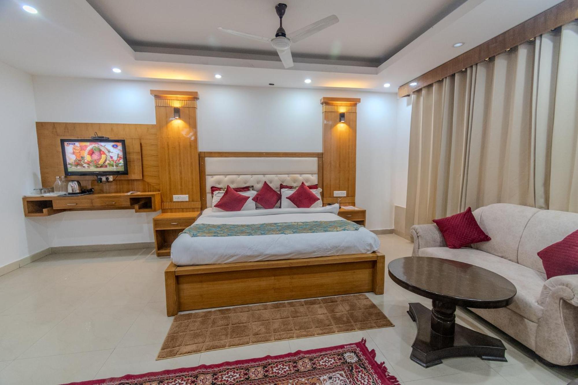 Hotel Raj Mandir Haridwār Extérieur photo