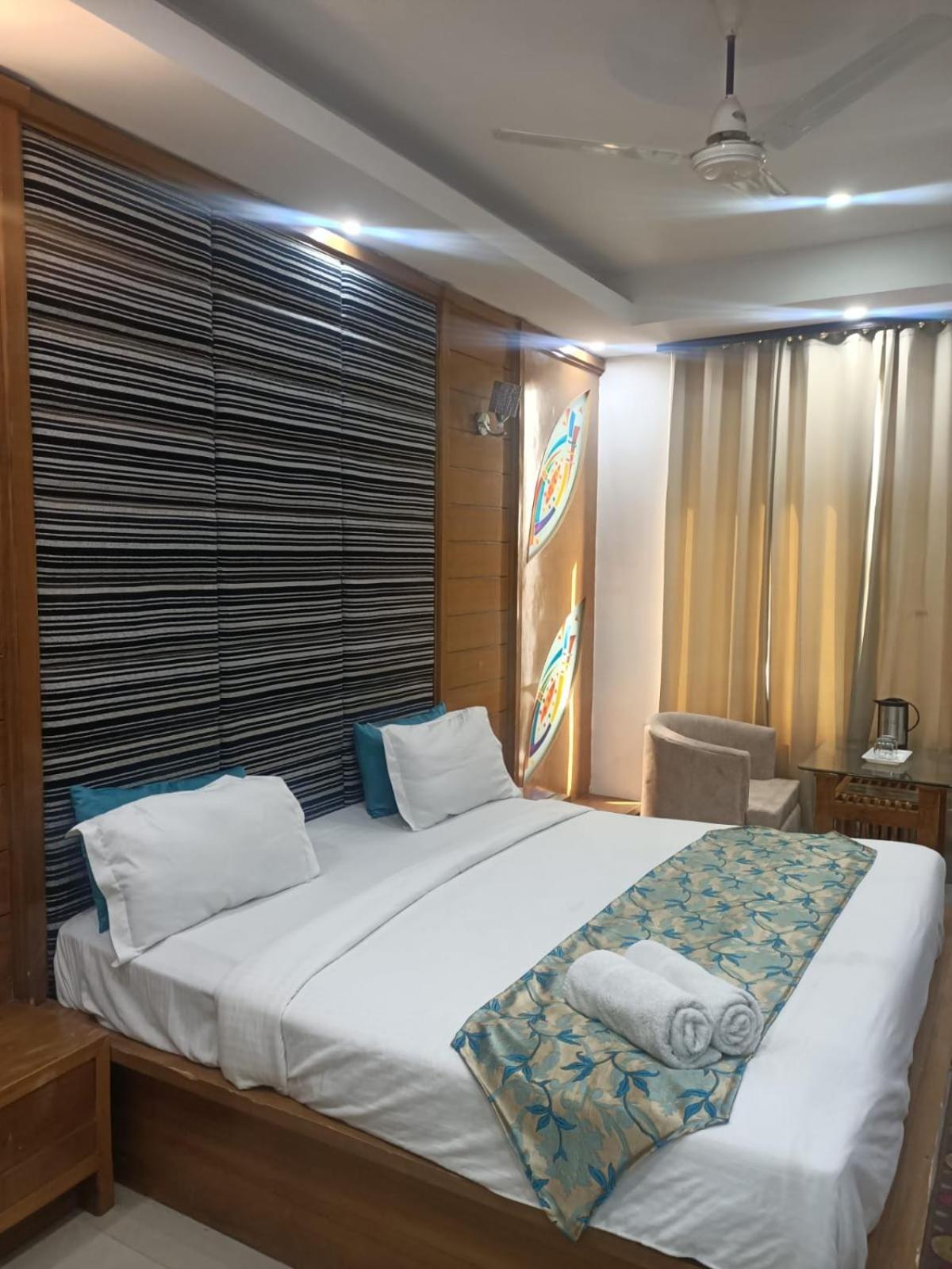 Hotel Raj Mandir Haridwār Extérieur photo